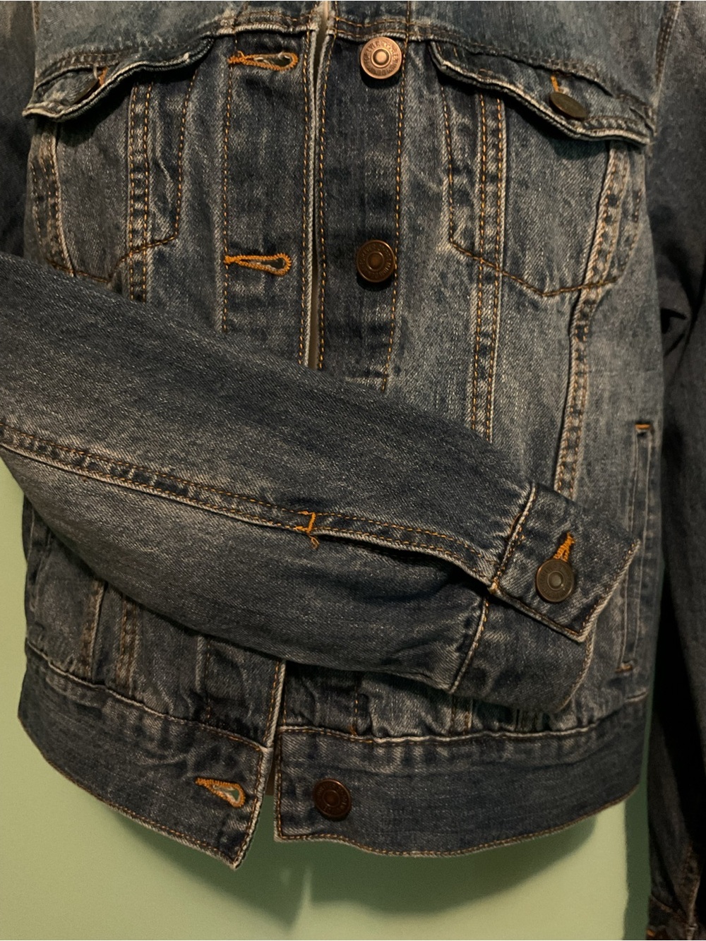 FOREVER 21 Classic Denim Jacket, Sz (S), (6) pockets, (2) inside, banded hem.